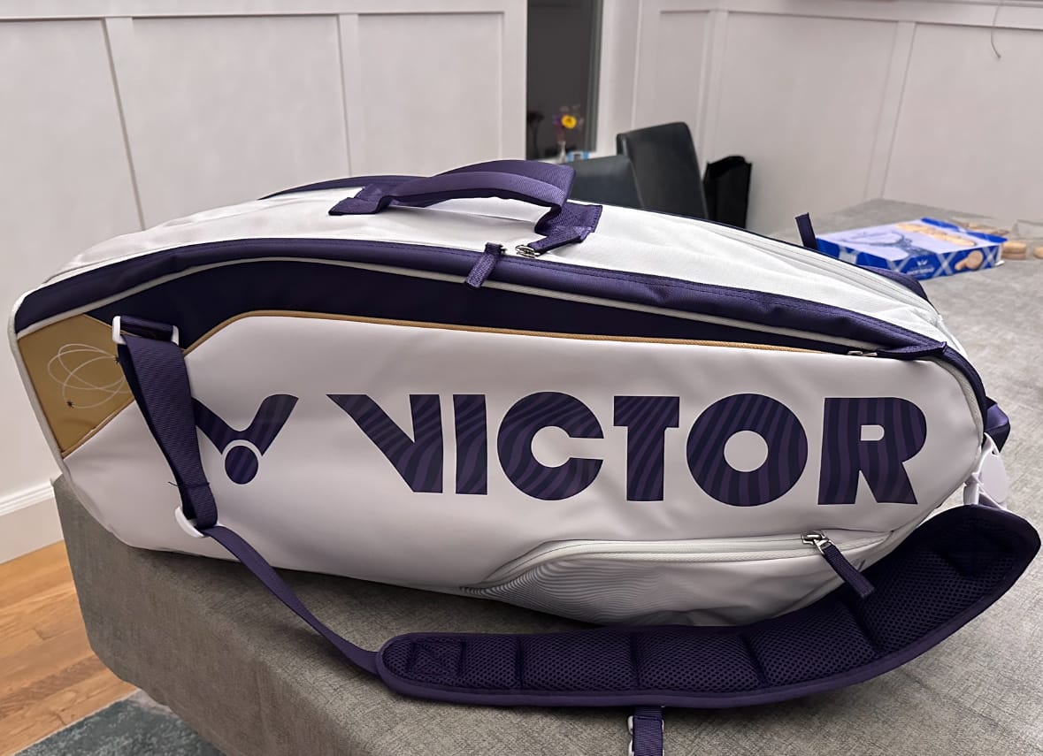 Customer photo review of Victor BR9213TTY-AJ Rectangular Racket Bag [Bright White/Medium Purple]