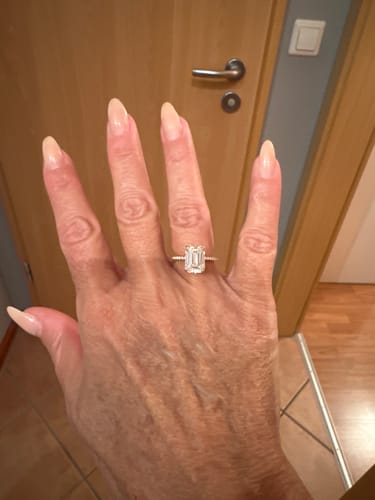 Customer photo review of Emeralda  Ring