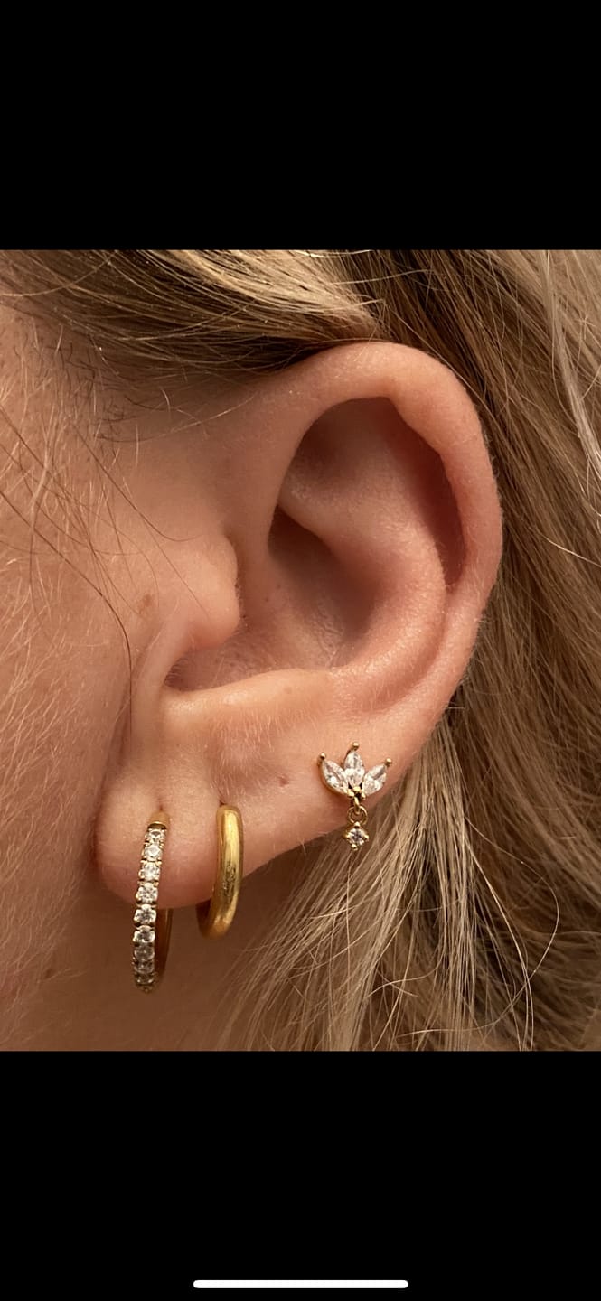 Customer photo review of Cataleya 2 Ohrstecker | 18K vergoldet