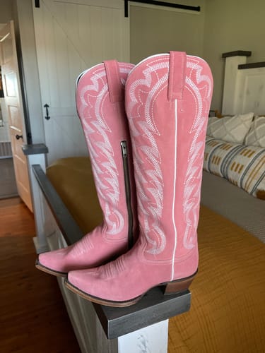 Customer photo review of Caborca Silver® Tennessee Whiskey Gamuza Rosa Snip Toe Boots SLMAF056