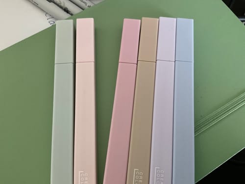 Customer photo review of Retro Cream Color Highlighters