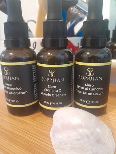 Customer photo review of Sieri Acido Ialuronico + Vitamina C + Bava di Lumaca - 3 al Prezzo di 1 (30ml per Siero)