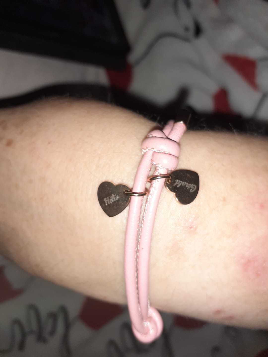 Customer photo review of Amis - Bracelet en cuir personnalisé