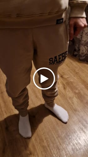 Customer video review of Lifestyle Herren Hoodie beige mit Stickerei by SAEBIS®