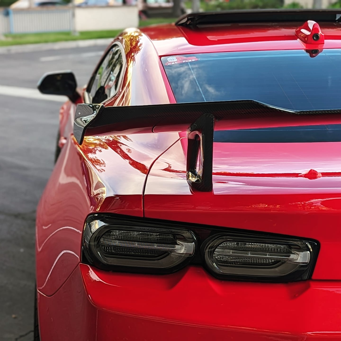 Customer photo review of 2016-2024 Chevy Camaro ZL1 1LE Full Carbon Fiber 1pc Rear Spoiler