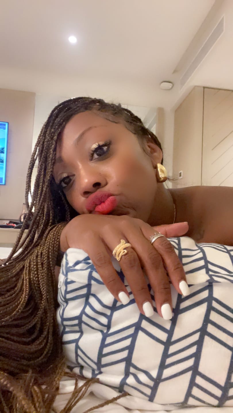 Customer photo review of Beyoncé Knotless Braid Wig (Ready To Ship)