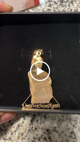 Customer video review of Custom Photo Engraved Pendant Necklace