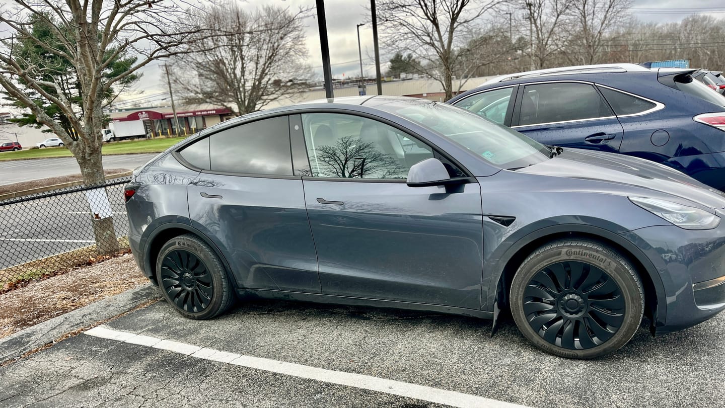 Customer photo review of TESPLUS 19'' Hurricane Style Wheel Cover for Model Y