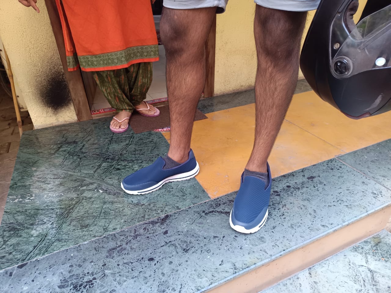 Customer photo review of Bacca Bucci Men's Comfortable Lightweight Walking Shoes