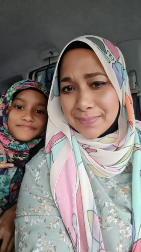 Customer photo review of Ditsy Pleats Shawl