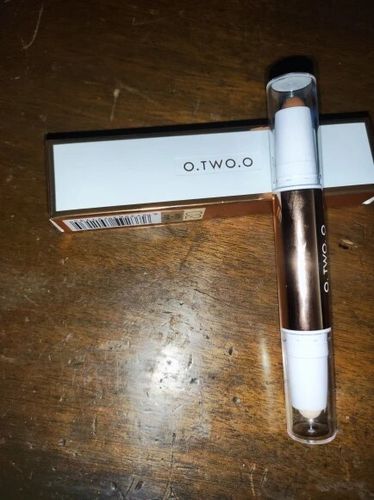 Customer photo review of O.TWO.O GLOW LIFT LIGHT SHADOW CONTOUR STICK