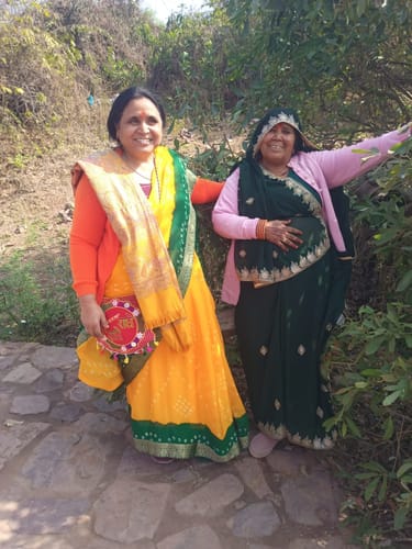 Customer photo review of Pashtush Women'S Shawl, Faux Pashmina Reversible Design, Mustard