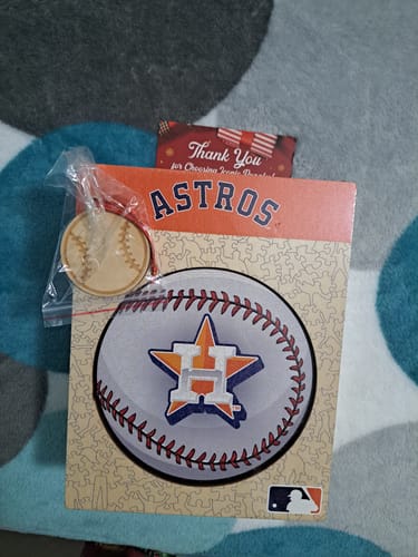 Andrea Alejandra S. review of Houston Astros™ - Rompecabezas de Madera image 1 out of 1