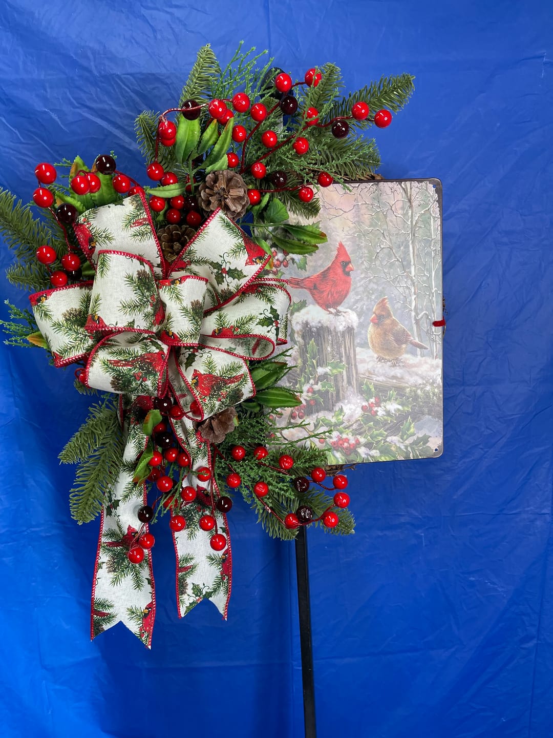 Customer photo review of 18" Oval Grapevine Wreath - DECOE-037