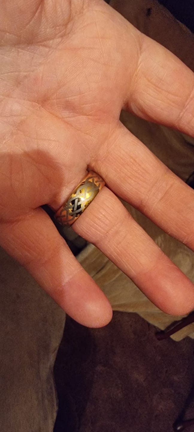 Customer photo review of The Celtic Knot Wonder Ring