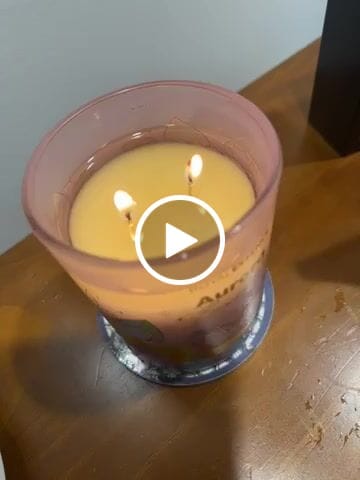 Customer video review of Aurora Borealis (Candle)