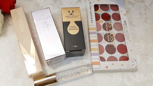 Customer photo review of MISS ROSE Purely Natural Foundation