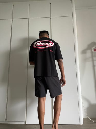 Customer photo review of STAPLE - Black Oversized Tee