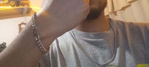 Reseña con foto de un cliente sobre Cadena Snake