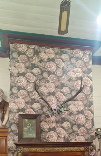 Customer photo review of Neue Bude Floral Wallpaper - Discontinuing