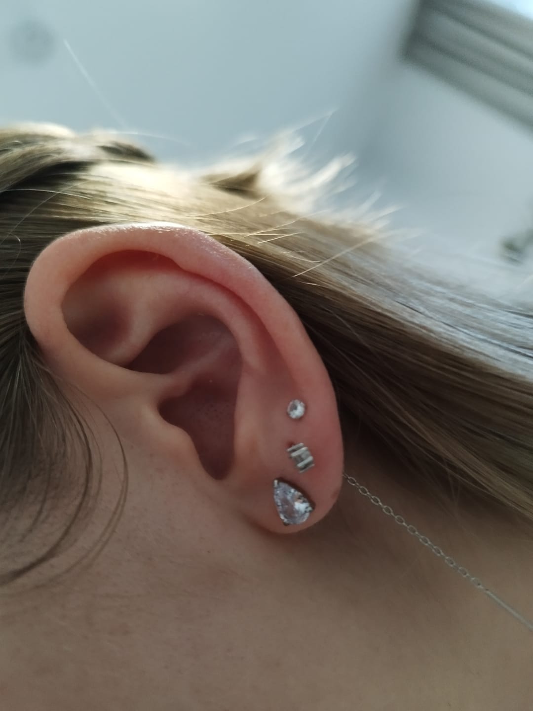 Customer photo review of Drops Ohrstecker | 18K vergoldet
