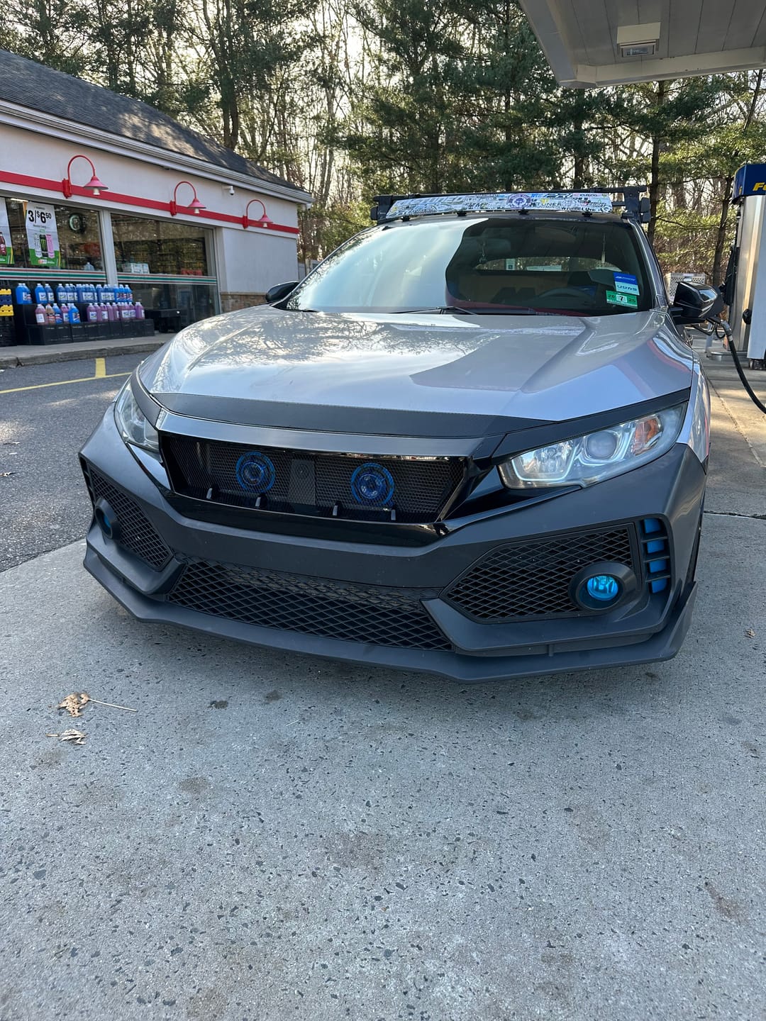 Customer photo review of Sports Grille w/ Steel Mesh - Glossy Black for 16-21 Honda Civic Sedan/Hatchback/FK8