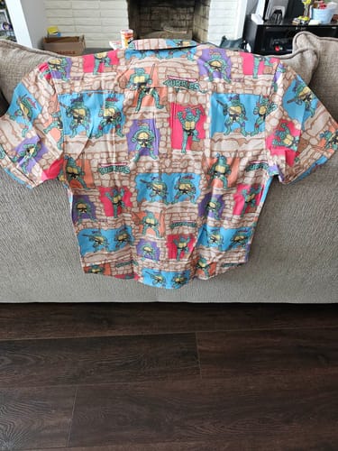 Customer photo review of Teenage Mutant Ninja Turtles "Cowabunga Covers" – KUNUFLEX Short Sleeve Shirt