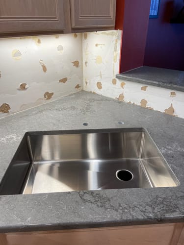 Customer photo review of 28" Sink - Single Bowl - Offset Drain Right - 8" Depth (5S28R-8)