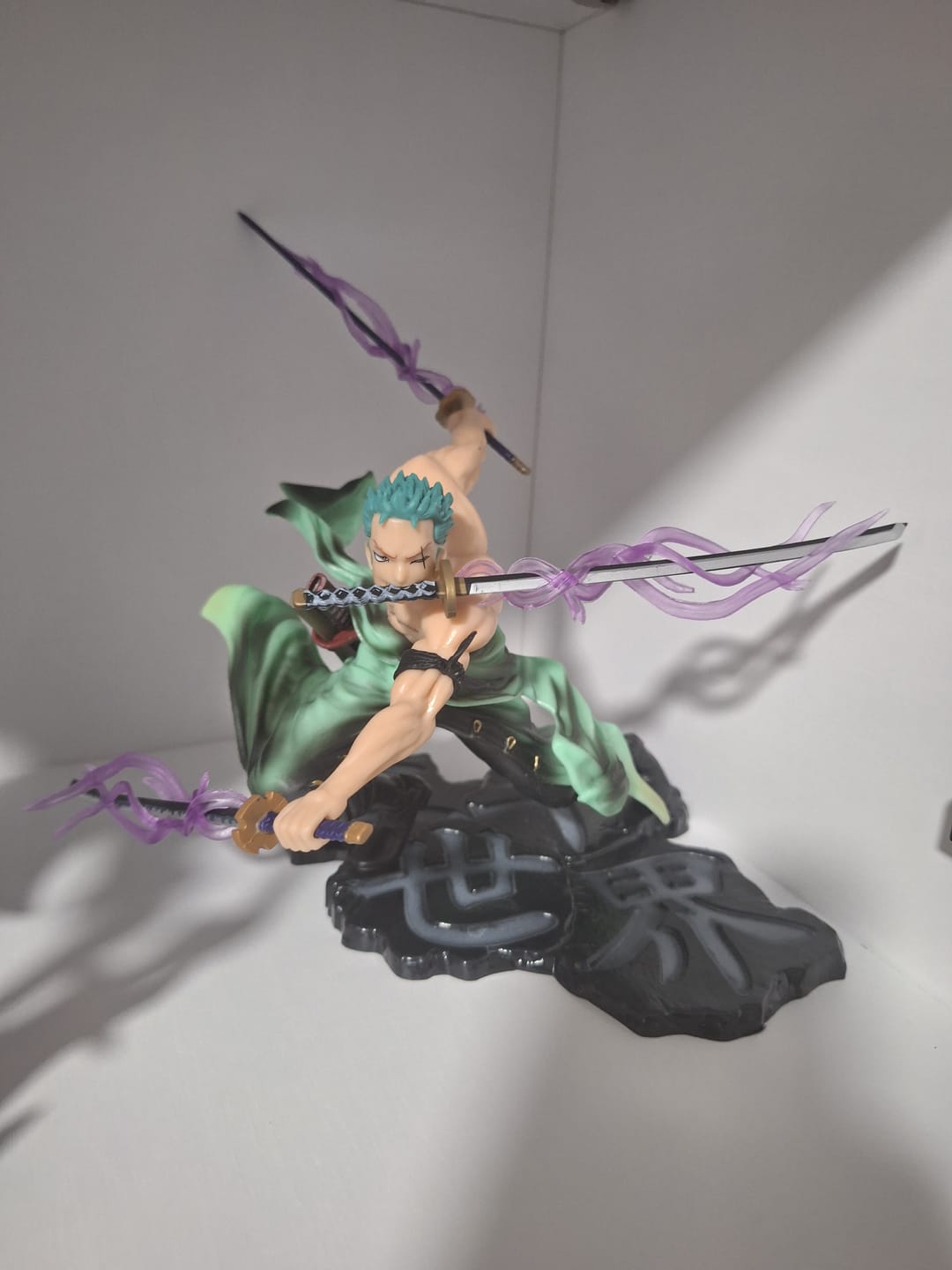 Customer photo review of Roronoa Zoro Santoryu - Action Figure