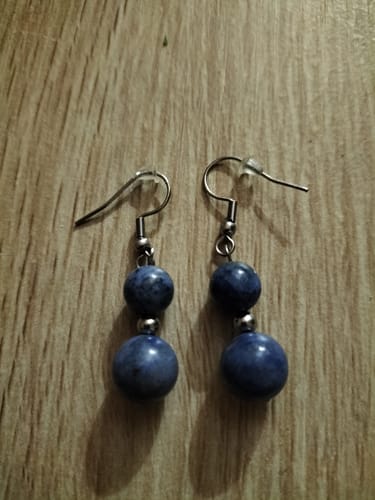 Customer photo review of Boucles d'oreilles pendantes doubles perles de dumortiérite