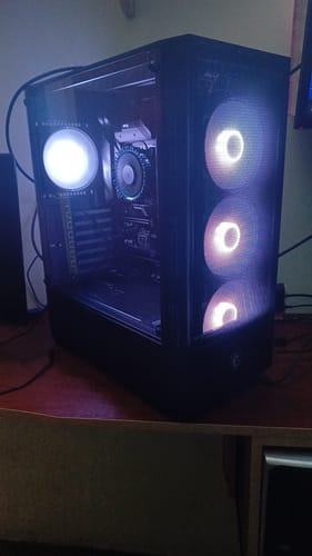 Customer photo review of Case MSI 112R Factor ATX / M-ATX / ITX PORTS 2 X USB 3.2GEN1 TYPE-A (5 GBPS) 1 X AUDIO-OUT 1 X MIC-INWEIGHT 6.24 KG / 13