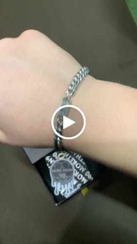 Customer video review of CUBAN BRACELET (SILVER)