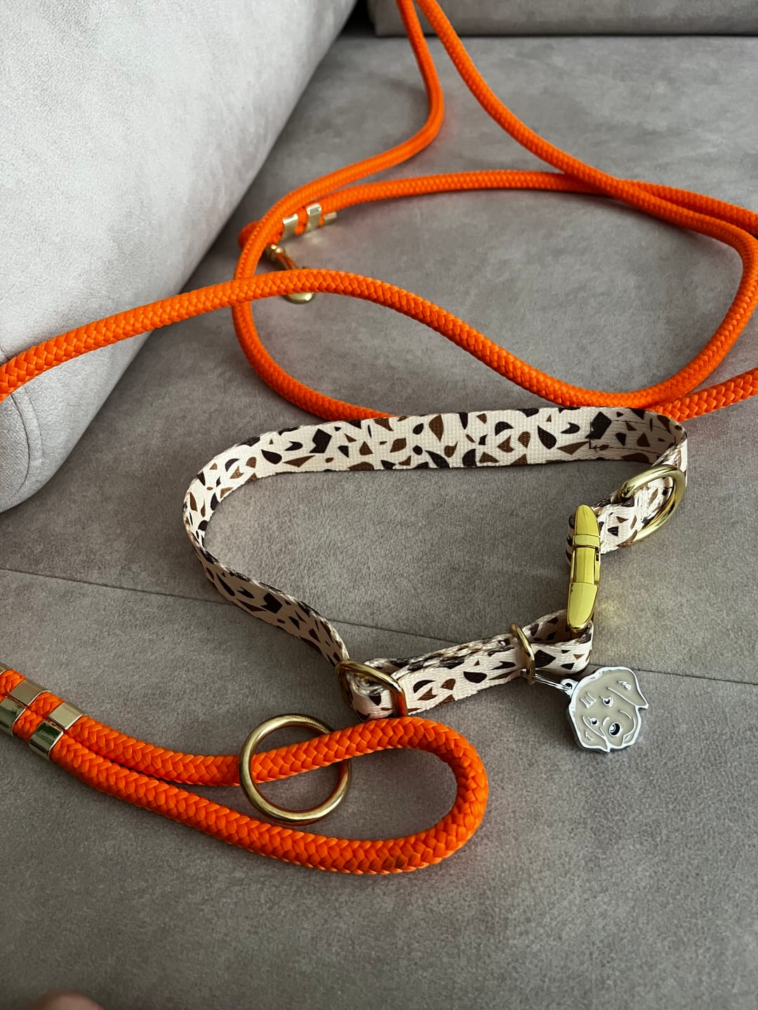 Customer photo review of Smycz linowa "Tiger Orange" - złote okucia