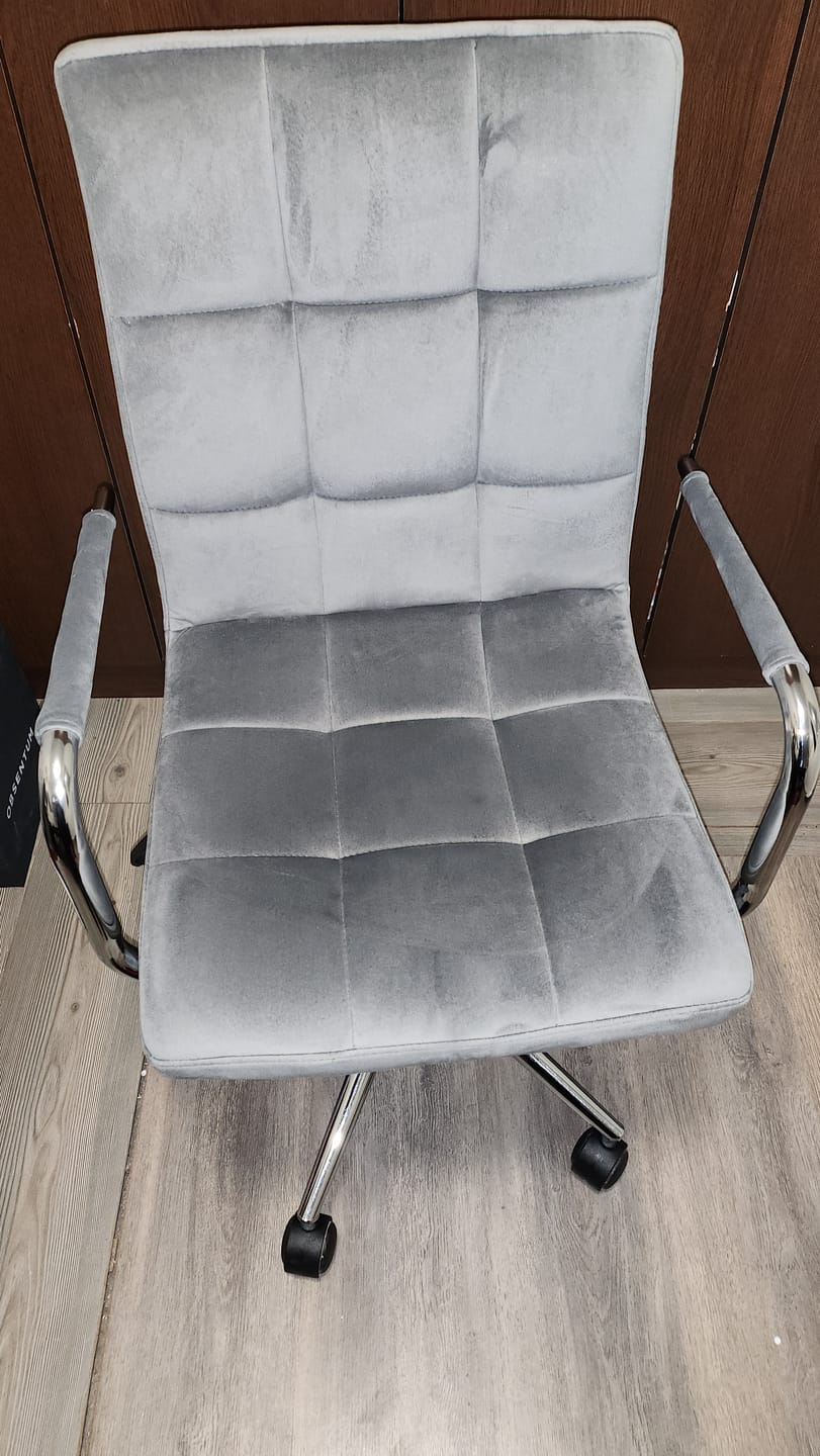 Customer photo review of Scaun de birou GONZO 4, gri/crom, stofa catifelata/metal, 60x53x93/105 cm