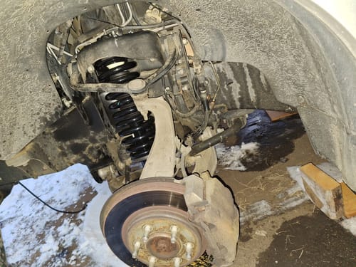 Customer photo review of 2003-2004 Lincoln Navigator Premium 4-Wheel Air Suspension Conversion System With Module (FX24FM)