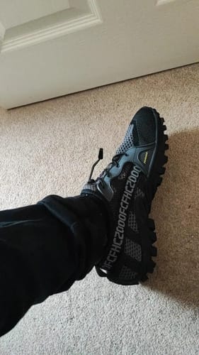 Customer photo review of WildWalker - Orthopädischer Lauf- & Wanderschuh