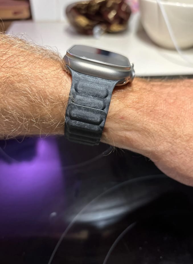 Customer photo review of FineWoven Magnetic Strap For Apple Watch
