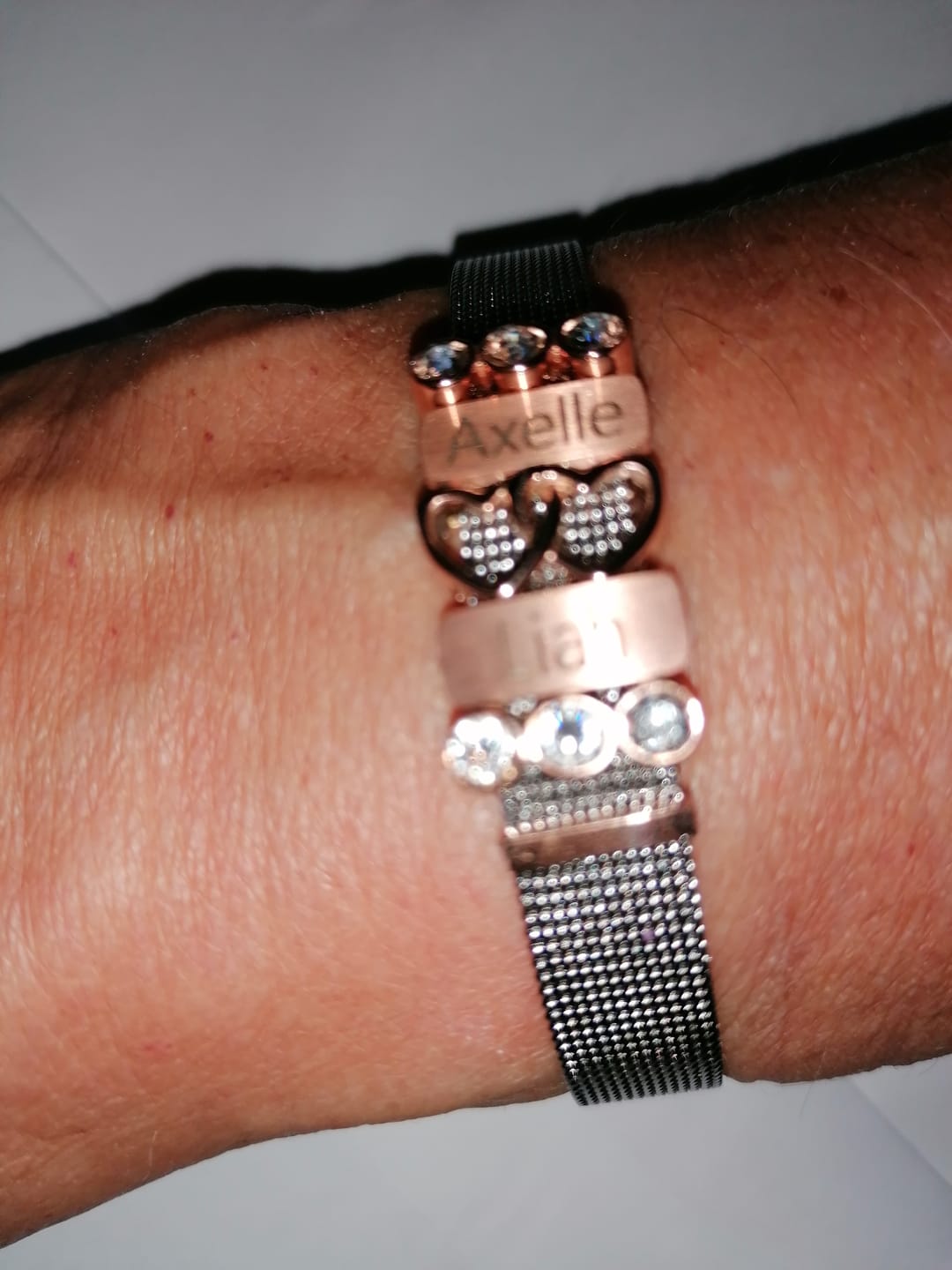 Customer photo review of Mesh charm name rosé gold