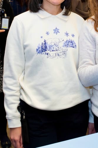 Customer photo review of Northern Reflections Sweatshirt Womens Medium White Collared Nature