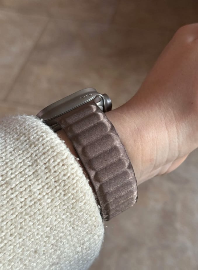 Customer photo review of FineWoven Magnetic Strap For Apple Watch