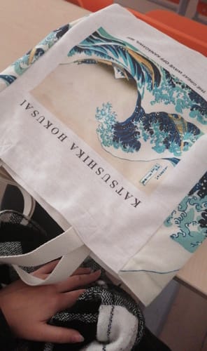 Customer photo review of The Great Wave off Kanagawa Omuz Çantası