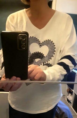 Customer photo review of Bluzka z długim rękawem i nadrukiem w kształcie serca