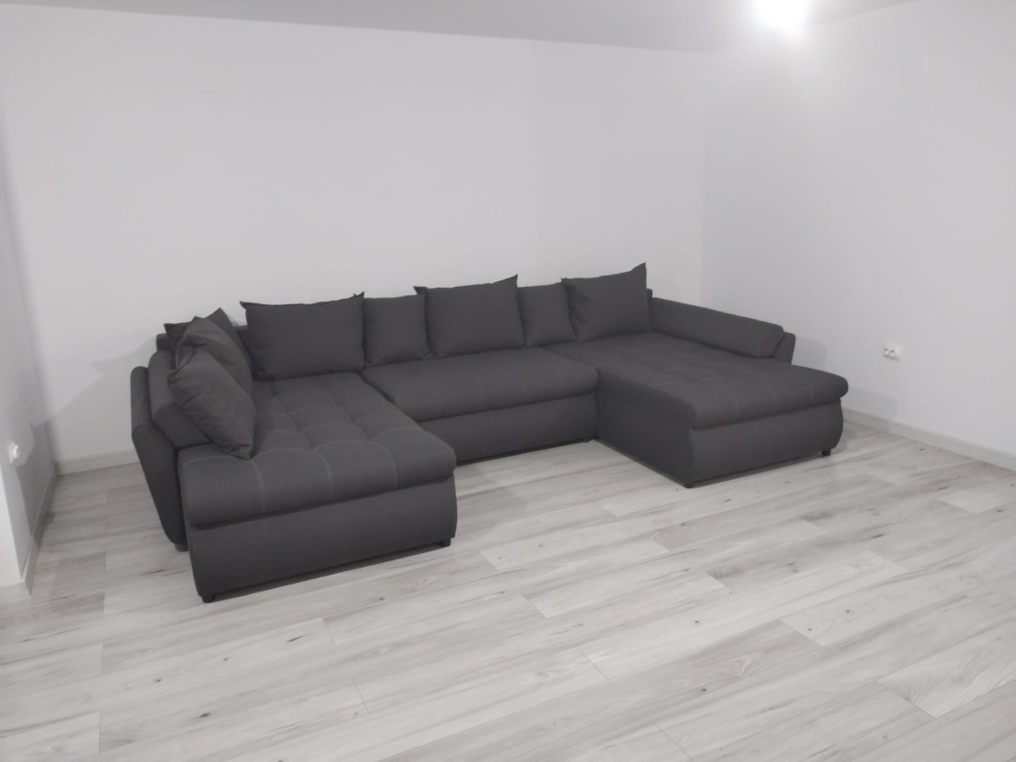 Customer photo review of Colțar extensibil cu ladă de depozitare Loana U Grafit 355x185 cm