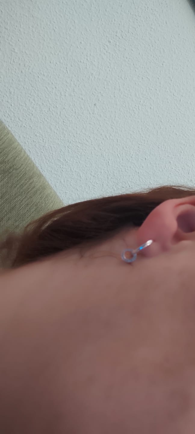 Customer photo review of Pendientes Aros Enlazados