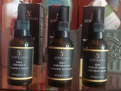 Customer photo review of Sieri Acido Ialuronico + Vitamina C + Bava di Lumaca - 3 al Prezzo di 1 (30ml per Siero)