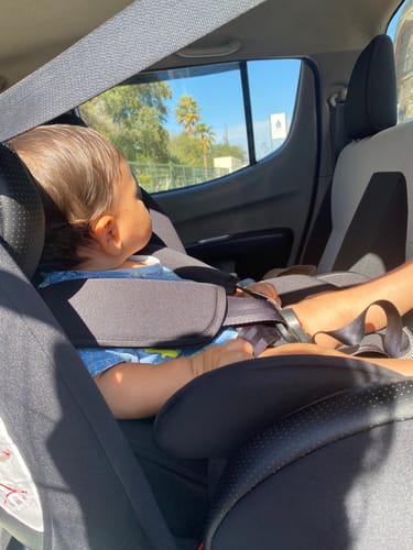 Customer photo review of Silla de Auto Convertible Advance Negra