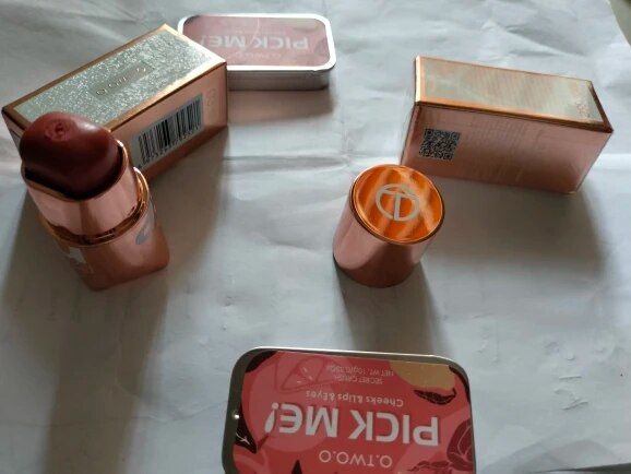 Customer photo review of O.TWO.O GOLD EMBROIDERY EYELINER