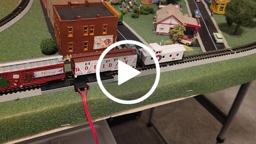 Customer video review of BLI 6587 Holiday Season Stock Car, "Happy Holidays", #191225 Holiday Sounds, N Scale