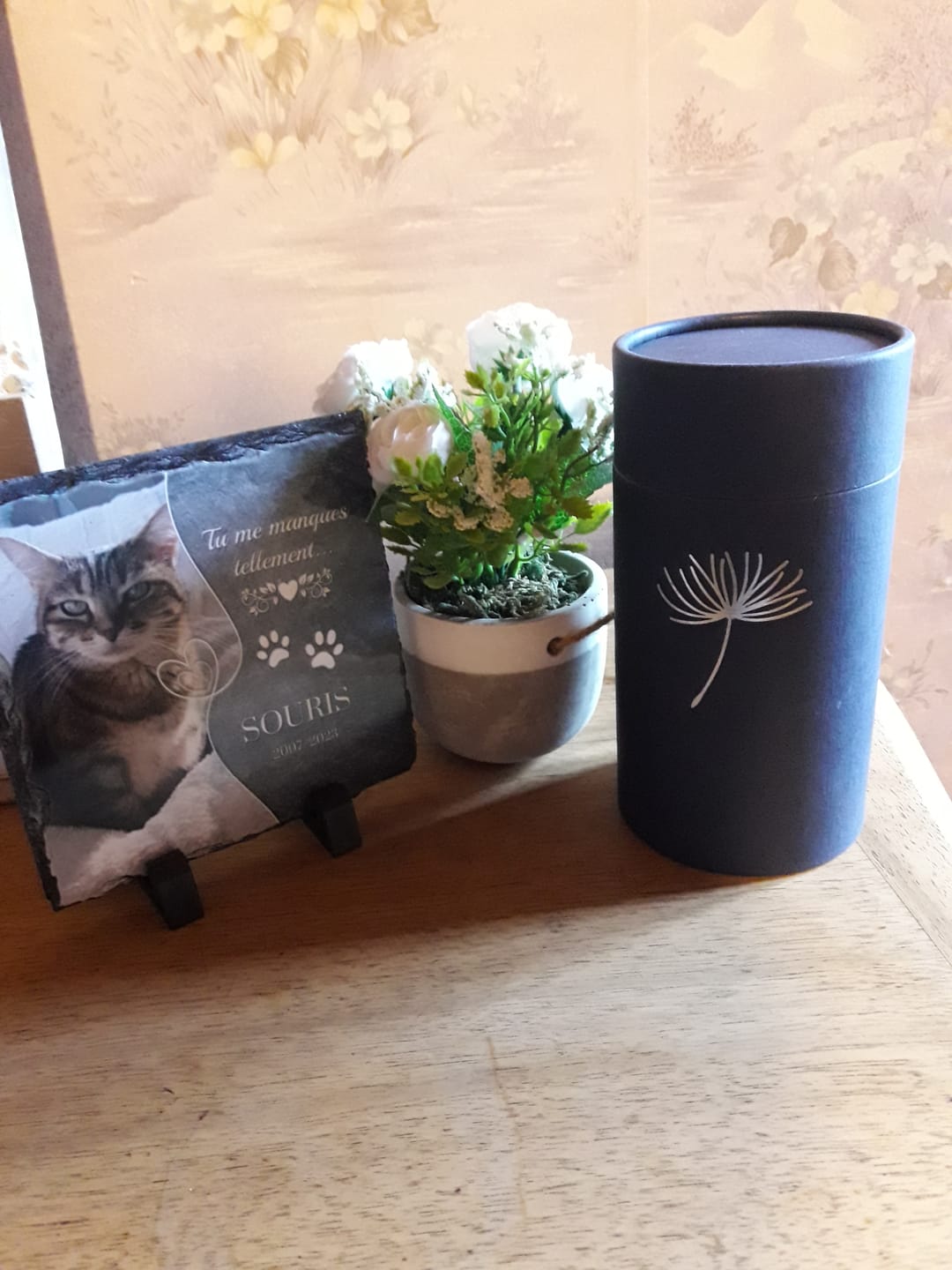 Customer photo review of Tu nous manques - Plaque d'ardoise personnalisée