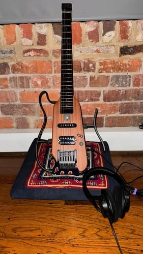 Customer photo review of Donner HUSH-X Electric Guitar Kit for Travel